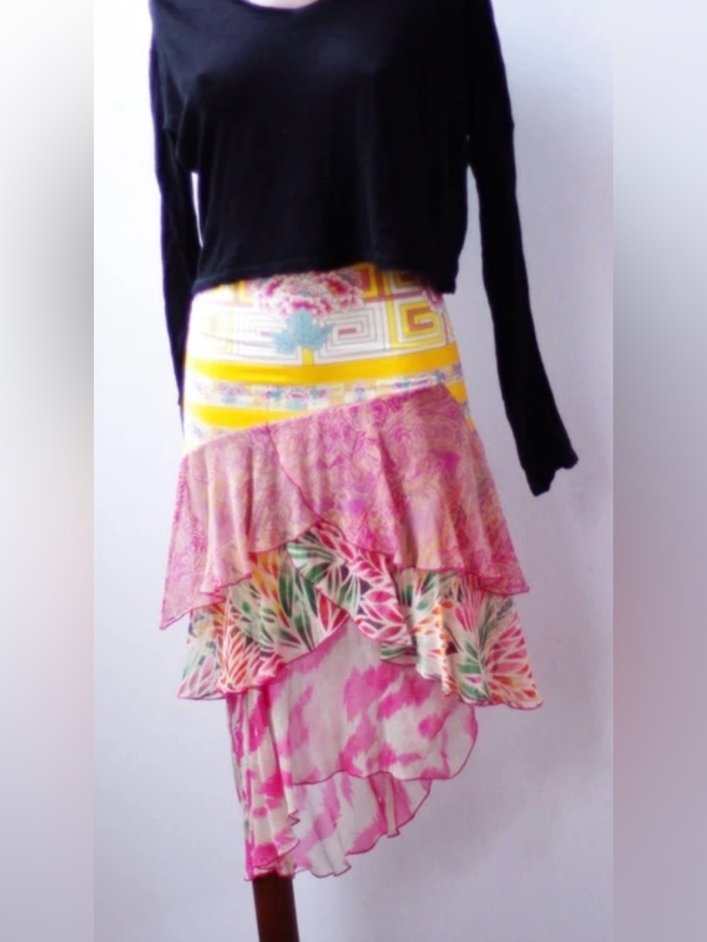 Vintage Diane Von Furstenberg 💯 Silk Tiered Boho Skirt • Size 8 • EUC